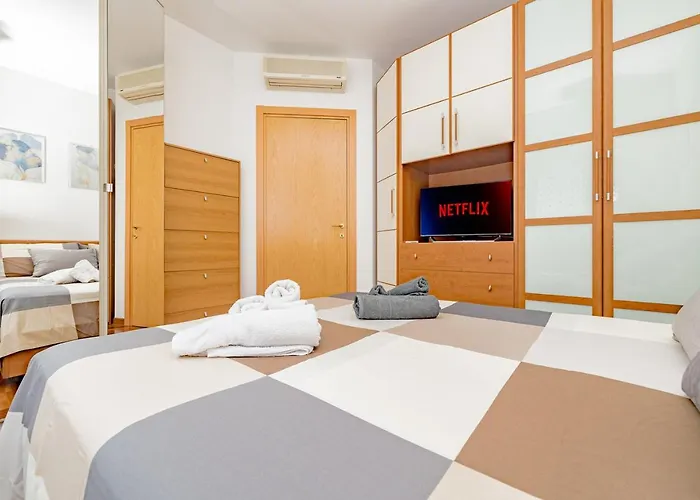 Apartament Arcimboldi Terrace - Parking Private Included, Free Wifi & Ac Mediolan