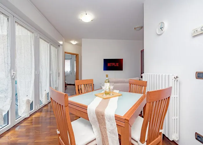 Arcimboldi Terrace - Parking Private Included, Free Wifi & Ac Apartament *
